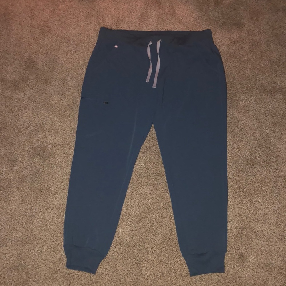 Figs scrubs Zamora Jogger Pant, color dark harbor